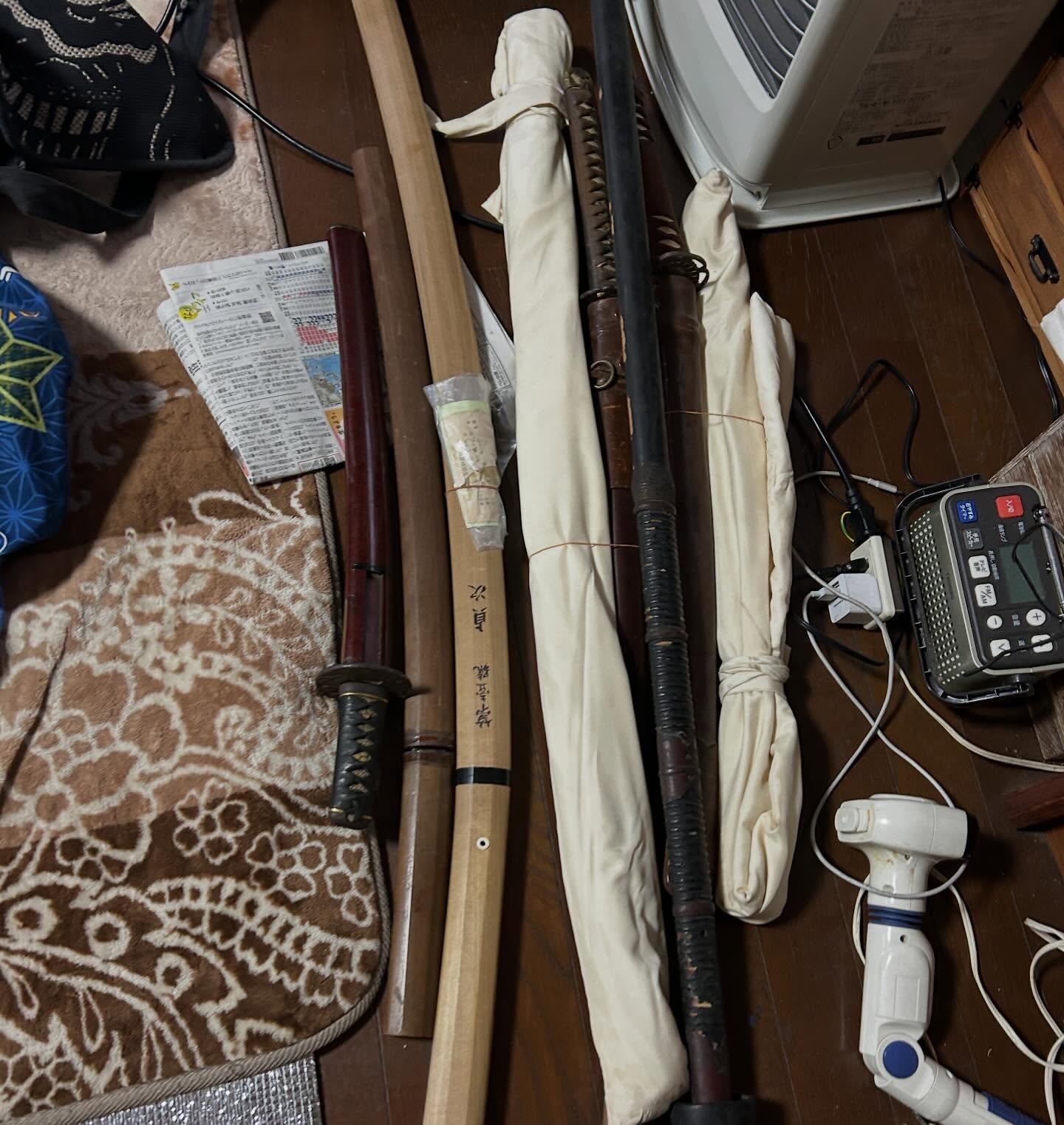 昨日は刀6振買い取らせて頂きました。

古民具はもちろん刀も高価買取致します。

是非お問い合わせ下さい。

#熊谷　#高価買取 #出張買取 #リサイクル #太田